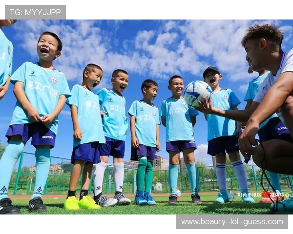 《绿茵场上的传奇英雄 足球电影中的球星崛起与荣耀》