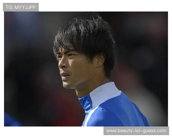 日本一米九足球球星排名：身高优势与技术实力的完美结合