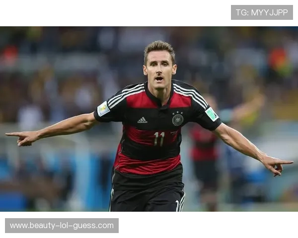 德国足球历史优秀球员排名解析与现役巨星表现对比 德国足球历史优秀球员排名解析与现役巨星表现对比