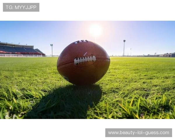激情与荣耀并存，足球明星壁纸酷炫图文展现球场风采与个性魅力