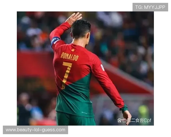 足球场上穿上7号球衣的传奇人物及其辉煌成就解析 足球场上穿上7号球衣的传奇人物及其辉煌成就解析